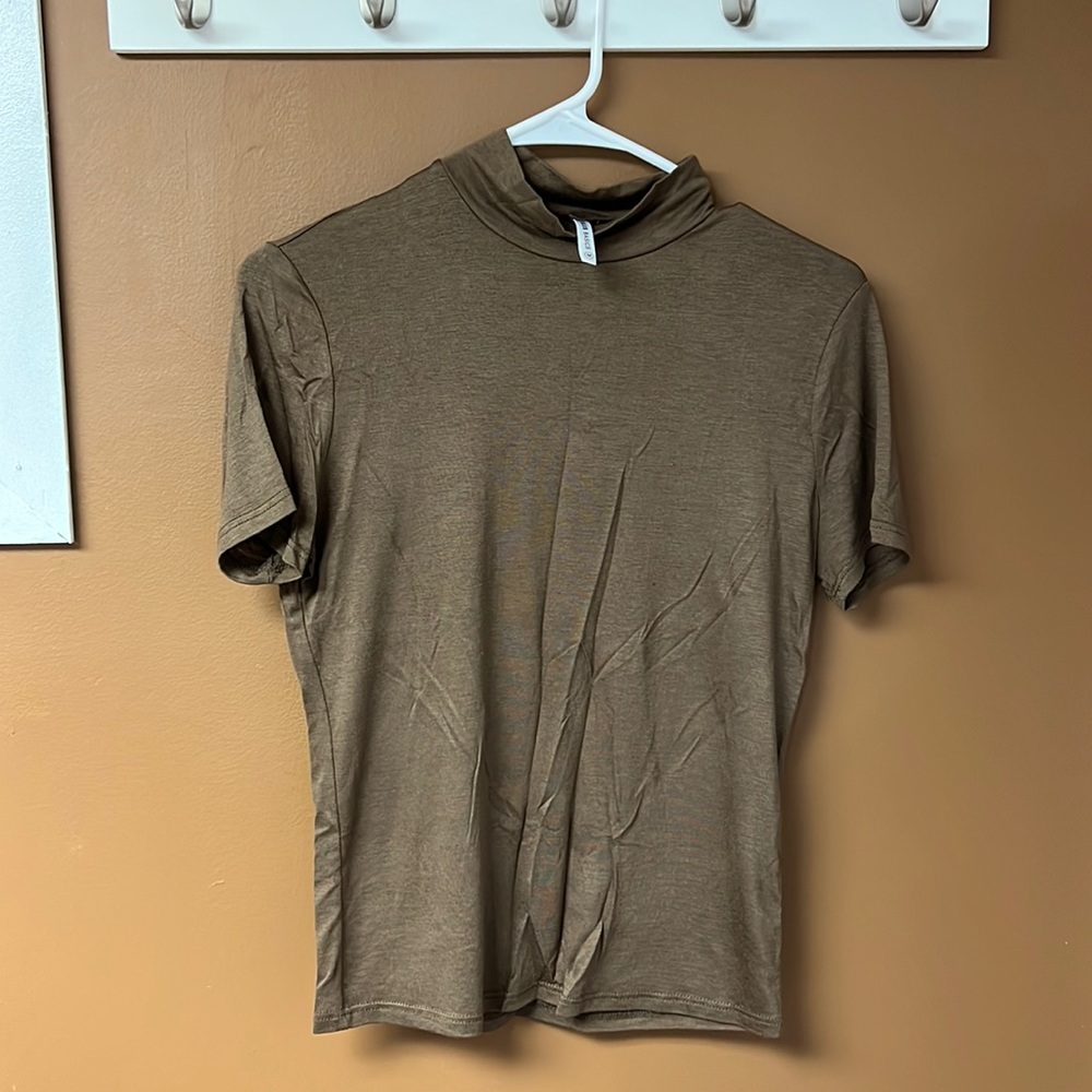 Brown Short Sleeve Turtleneck
